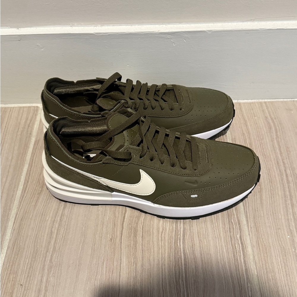 Nike Men’s Olive Green Sneakers with White Swoosh